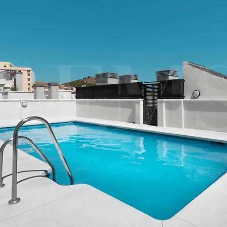 Relaxing With Community Pool & Parking- Center *